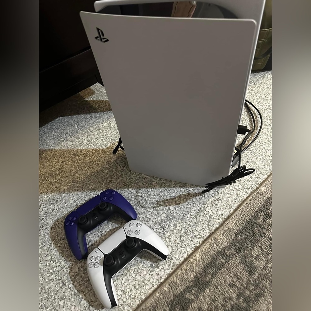 PlayStation 5 Digital Edition. It’s in EXCELLENT CONDITION!